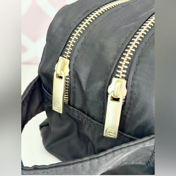 Chanel Makeup Travel Cosmetic Bag - Picture 4 of 7